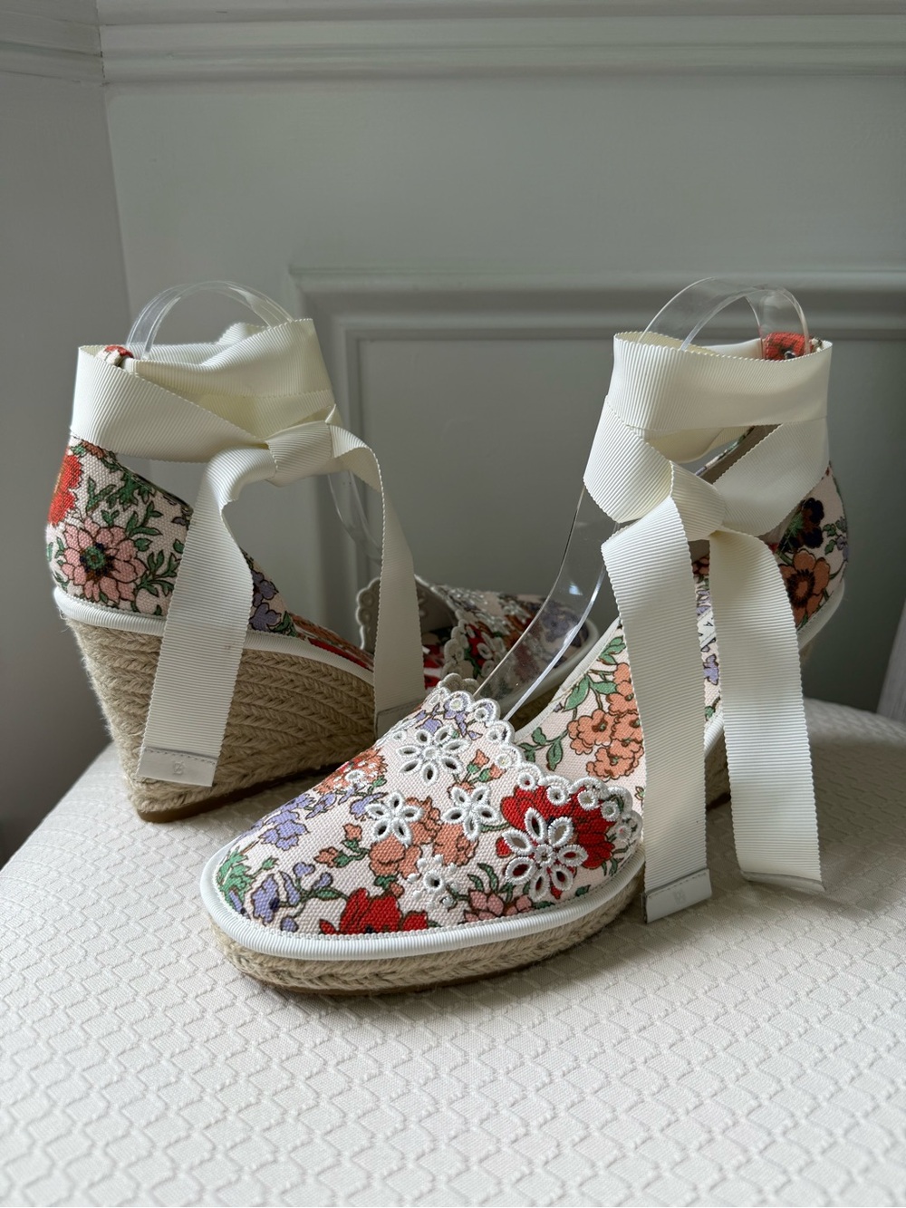 Veronica Beard Soleil White Floral Embroidered Espadrille Wedges Sandal